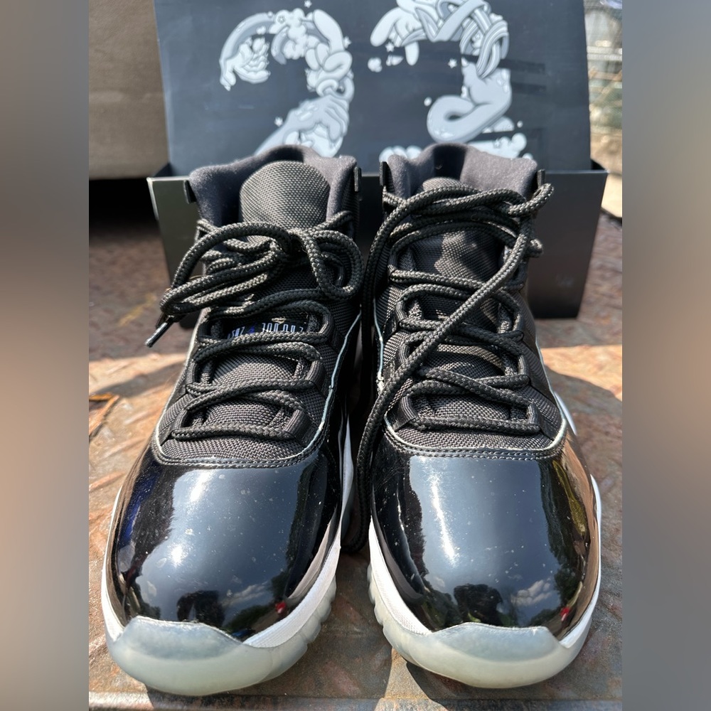 mens AIR JORDANS 11 RETRO size 12 (2016) from space jam movie